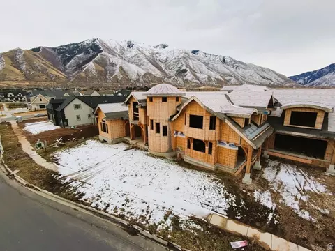 Exterior - 72 E 400 S, Mapleton, UT 84664 photo 5 of 8