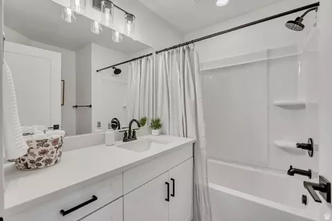 Bath - 330 E 7635 S, Midvale, UT 84047 photo 4 of 4