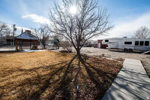 Exterior - 2665 N 3000 W, Sutherland, UT 84624 photo 13 of 15