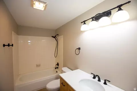 Bath - 264 E 700 N, Harrisville, UT 84404 photo 1 of 3