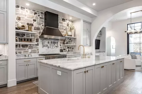 Kitchen - 3247 S Mapleton Estates Dr, Mapleton, UT 84664 photo 4 of 8