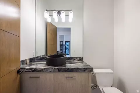 Bath - 9969 S Altamont Dr E, Sandy, UT 84092 photo 6 of 8
