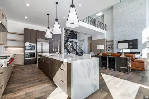 Kitchen - 9969 S Altamont Dr E, Sandy, UT 84092 photo 7 of 10