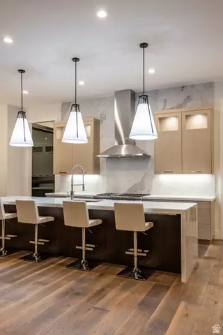 Kitchen - 9969 S Altamont Dr E, Sandy, UT 84092 photo 8 of 10