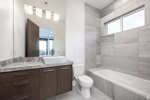 Bath - 9969 S Altamont Dr E, Sandy, UT 84092 photo 8 of 8