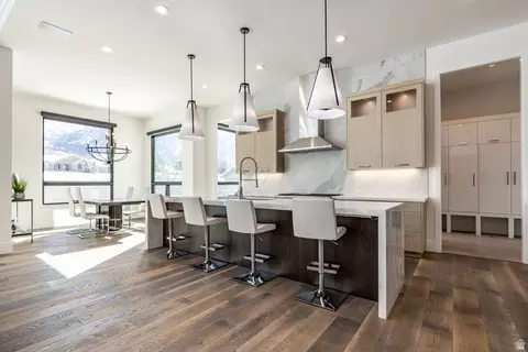 Kitchen - 9969 S Altamont Dr E, Sandy, UT 84092 photo 9 of 10