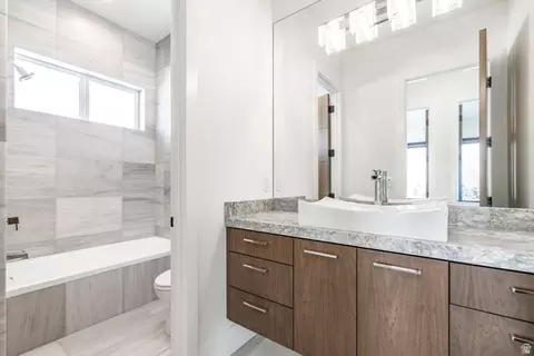 Bath - 9969 S Altamont Dr E, Sandy, UT 84092 photo 5 of 8