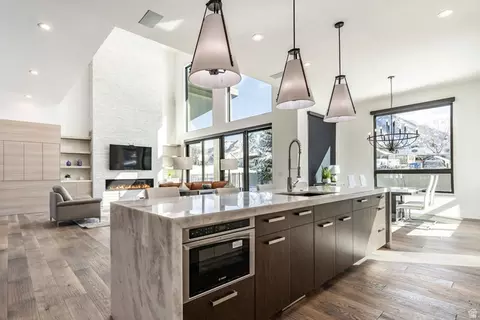 Kitchen - 9969 S Altamont Dr E, Sandy, UT 84092 photo 6 of 10