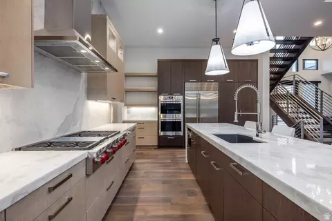 Kitchen - 9969 S Altamont Dr E, Sandy, UT 84092 photo 2 of 10