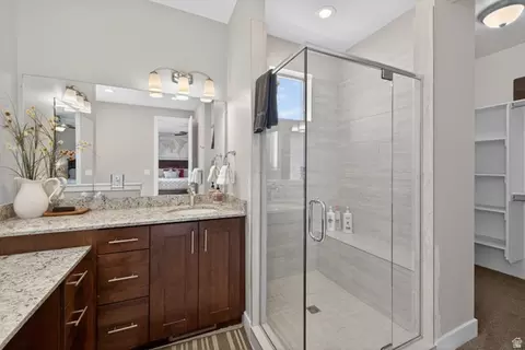 Bath - 673 W 470 N, Moab, UT 84532 photo 3 of 6