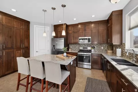 Kitchen - 673 W 470 N, Moab, UT 84532 photo 2 of 3
