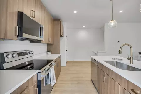 Kitchen - 354 E 7635 S, Midvale, UT 84047 photo 1 of 2