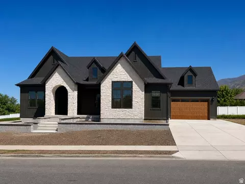 136 W Summerhill Ln, Centerville, UT 84014