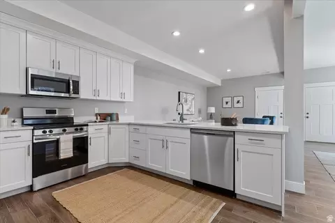 Kitchen - 404 W 2700 S, Bountiful, UT 84010 photo 2 of 2