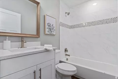 Bath - 404 W 2700 S, Bountiful, UT 84010 photo 2 of 3
