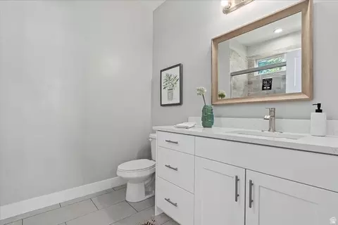 Bath - 404 W 2700 S, Bountiful, UT 84010 photo 1 of 3