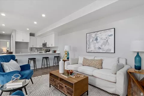 Living - 404 W 2700 S, Bountiful, UT 84010 photo 2 of 2