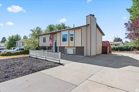 5929 W Dry Bone Cir, Salt Lake City, UT 84118