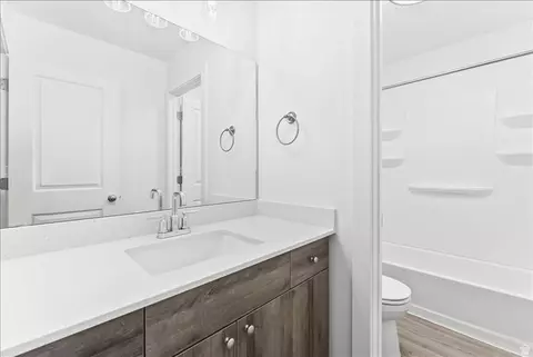 Bath - 1695 E 1425 S, Ogden, UT 84404 photo 3 of 3