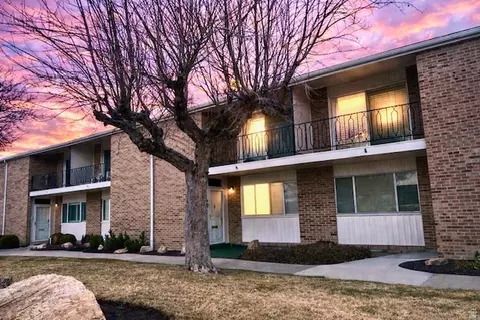 829 E Three Fountains Dr #267, Murray, UT 84107