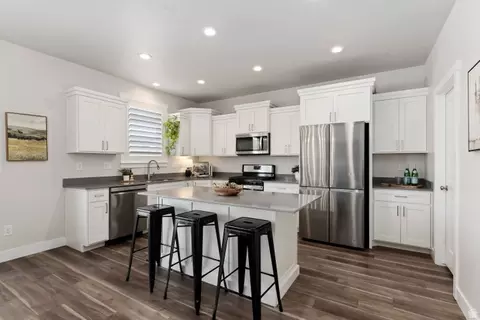 Kitchen - 3477 E Wheat Field Ln, Eagle Mountain, UT 84005 photo 3 of 4