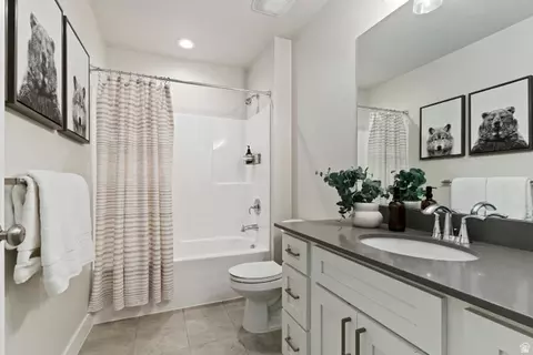 Bath - 3477 E Wheat Field Ln, Eagle Mountain, UT 84005 photo 5 of 5