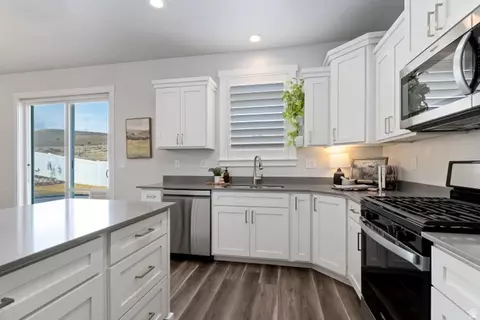 Kitchen - 3477 E Wheat Field Ln, Eagle Mountain, UT 84005 photo 1 of 4