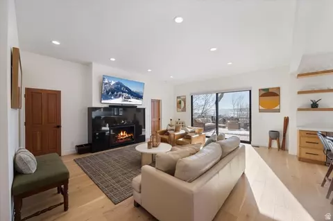 Living - 5823 Elkhorn Dr, Eden, UT 84310 photo 2 of 3
