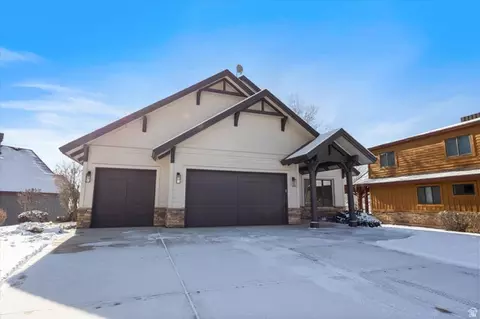 Exterior - 5823 Elkhorn Dr, Eden, UT 84310 photo 4 of 6