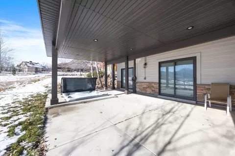 Exterior - 5823 Elkhorn Dr, Eden, UT 84310 photo 2 of 6