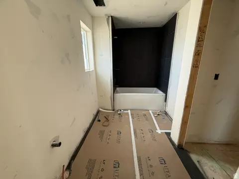 Bath - 1077 N 950 Cir E, American Fork, UT 84003 photo 2 of 3