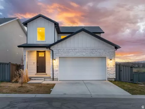 921 N Evelyn St, Farmington, UT 84025