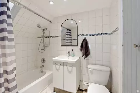 Bath - 556 N 300 E, Logan, UT 84321 photo 1 of 1