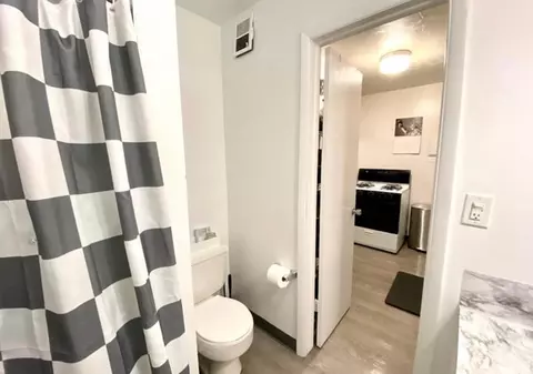 Bath - 640 E 600 N, Logan, UT 84321 photo 3 of 4