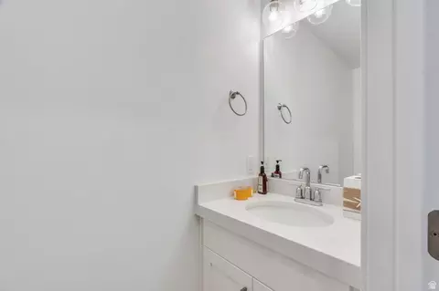 Bath - 1926 E 1600 N, Spanish Fork, UT 84660 photo 6 of 6
