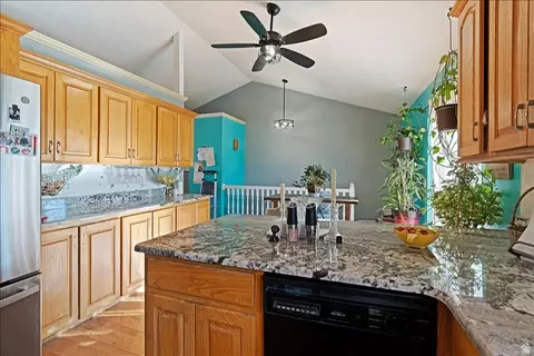 Kitchen - 160 E 400 N, Smithfield, UT 84335 photo 3 of 4