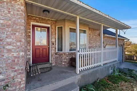 Exterior - 160 E 400 N, Smithfield, UT 84335 photo 2 of 5