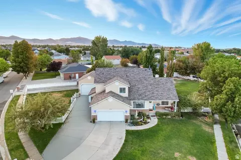 3256 W Star Fire Rd, South Jordan, UT 84095