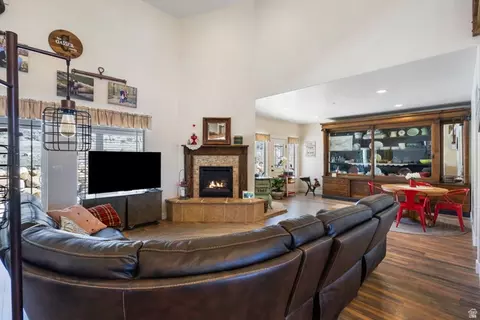 Living - 23155 S Hwy 89, Fairview, UT 84629 photo 1 of 1