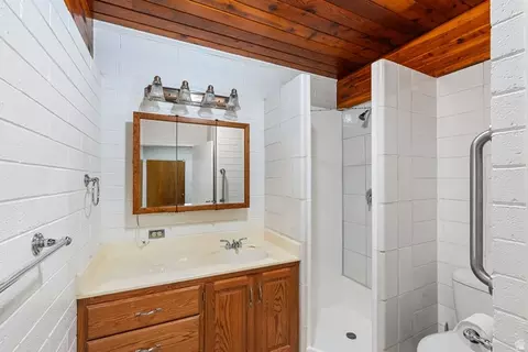 Bath - 415 E Maple St, Mapleton, UT 84664 photo 1 of 3
