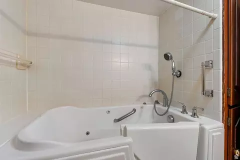 Bath - 415 E Maple St, Mapleton, UT 84664 photo 3 of 3