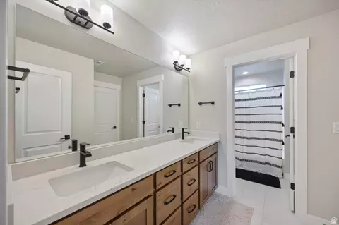 Bath - 754 W 400 N #29, Mapleton, UT 84664 photo 4 of 5