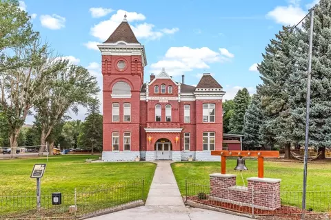 21 N Main St, Junction, UT 84740