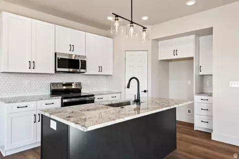 Kitchen - 467 N 460 E, Salem, UT 84653 photo 1 of 5