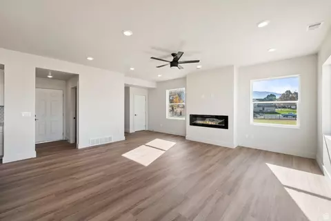 Living - 467 N 460 E, Salem, UT 84653 photo 3 of 6