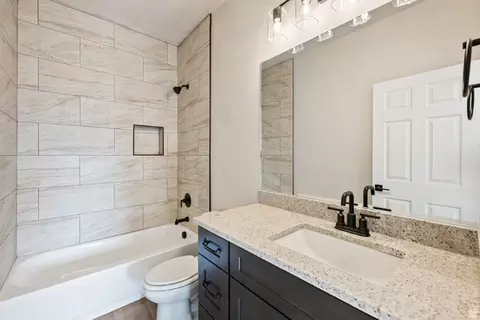 Bath - 467 N 460 E, Salem, UT 84653 photo 2 of 4