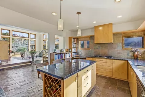 Kitchen - 261 Valley View Dr, Springdale, UT 84767 photo 4 of 5