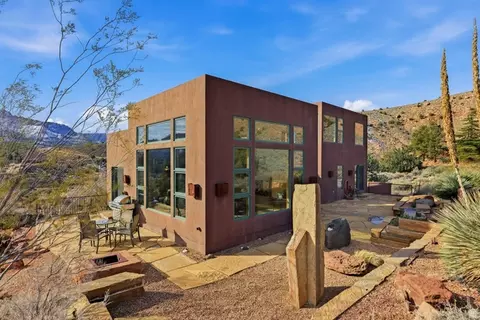 Exterior - 261 Valley View Dr, Springdale, UT 84767 photo 3 of 11