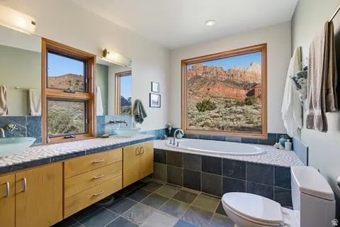 Bath - 261 Valley View Dr, Springdale, UT 84767 photo 2 of 6