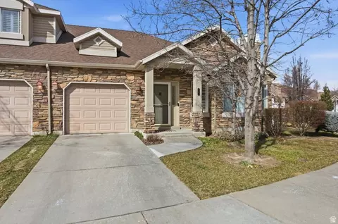 623 E Clearwater Dr #15, Layton, UT 84041